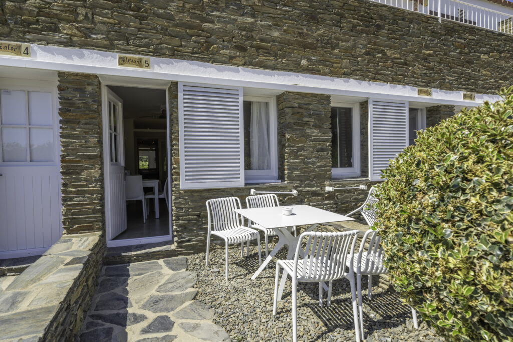 Studio Lateral sea view