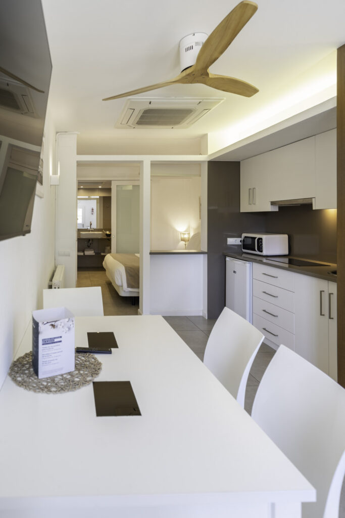 Studio Lateral sea view