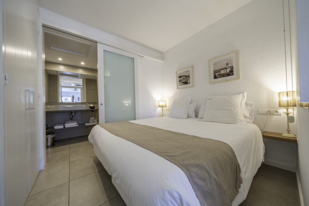 Studio Lateral sea view