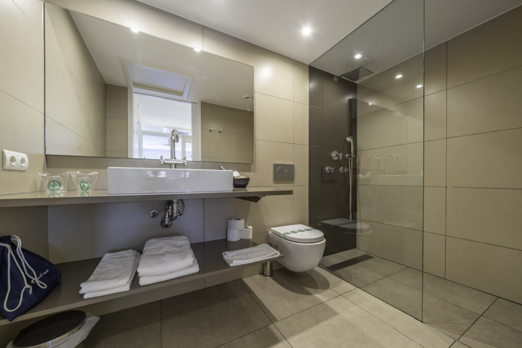 Studio Lateral sea view