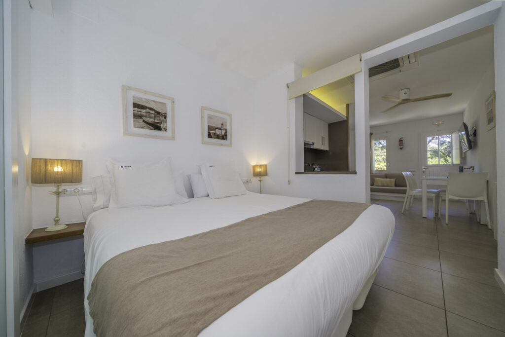 Studio Lateral sea view