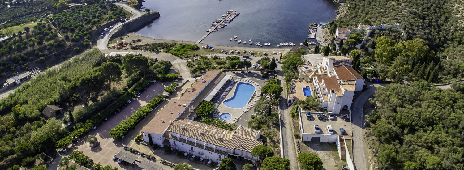 Foto aérea del Hotel Calina